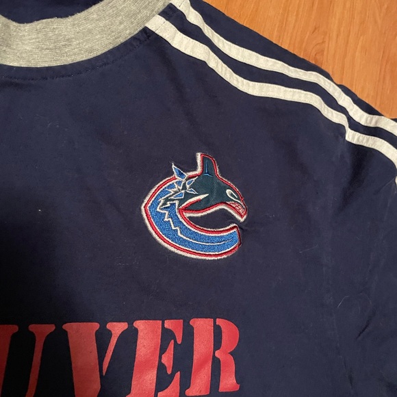 Vintage Vancouver Canucks T-shirt - Picture 3 of 3